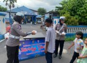 Satlantas Polres Loteng Bagikan Takjil Selama Ramadan