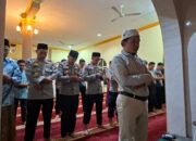 Kapolres Loteng Laksanakan Tarawih Keliling Selama Ramadan, Pererat Hubungan dengan Masyarakat