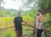 Dukung Ketahanan Pangan, Bhabinkamtibmas Karombo Pantau Lahan Pertanian Warga