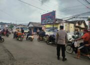 Polsek Maluk Turunkan Anggota Antisipasi Kemacetan Lalu Lintas di Titik Rawan saat Ngabuburit