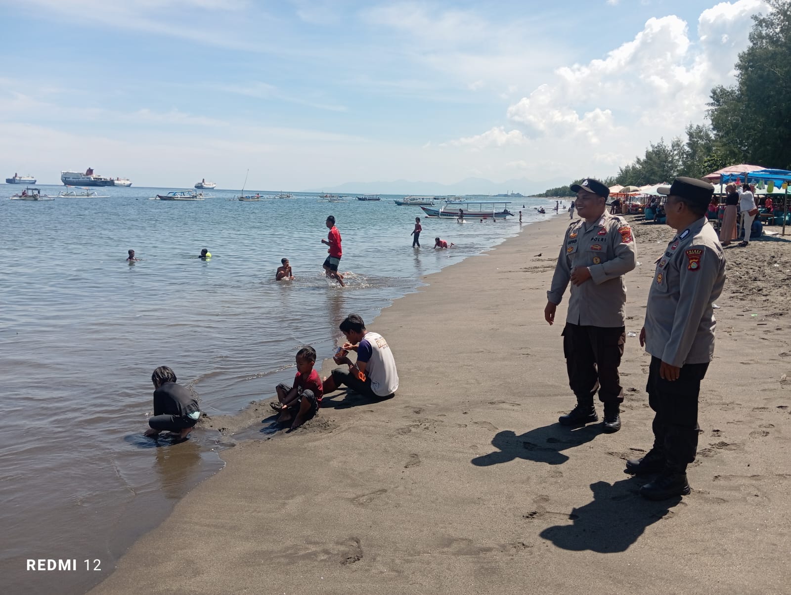 Upaya Polsek Lembar Tingkatkan Keamanan di Pantai Cemara dengan Patroli KRYD