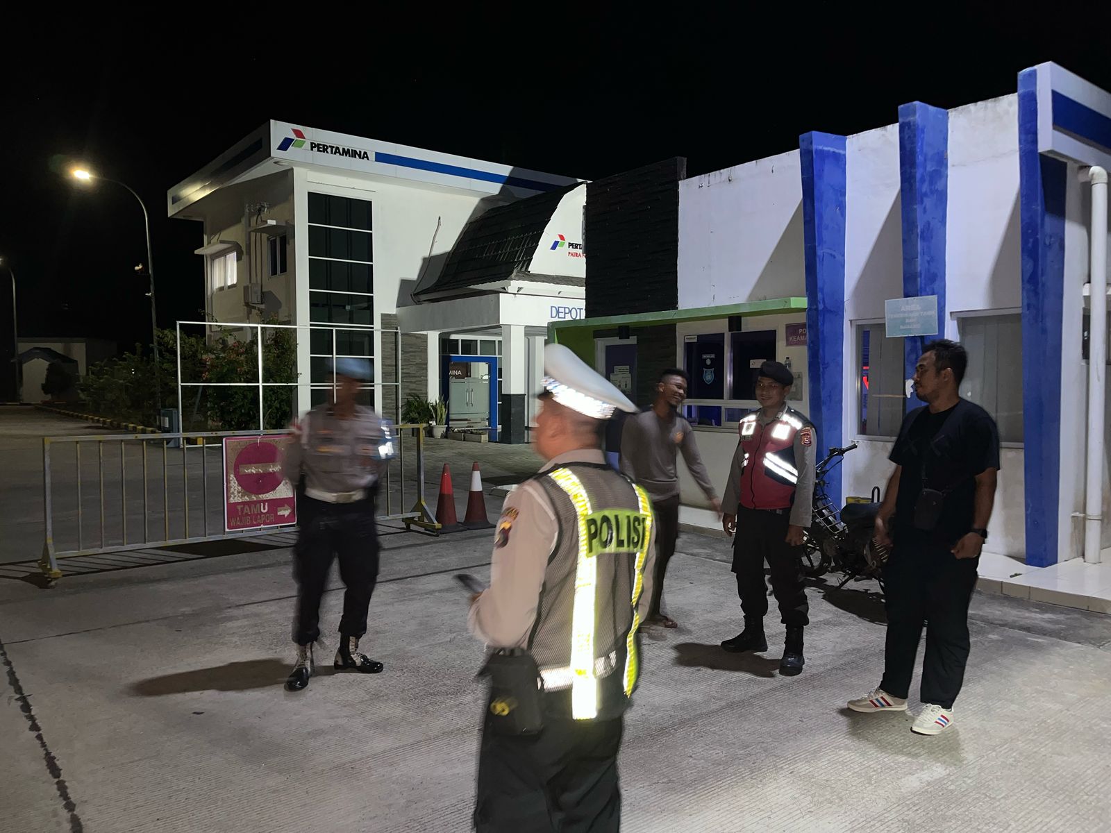 Polsek Sekotong Intensifkan Patroli Malam di Obyek Vital, Jamin Keamanan Depot LPG Lombok