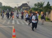 Jamin Keamanan Siswa, Polsek Seteluk Beri Pelayanan Pengamanan Lalu Lintas di Sekolah