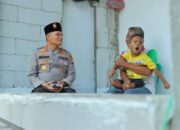 Polisi Beri Bantuan Kursi Roda untuk Penderita Celebral Palsy-Lansia di Bekasi dan Karawang