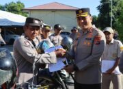 Dukung Pelaksanaan Tugas, Kapolres Sumbawa Bagikan Randis Kepada Bhabinkamtibmas.
