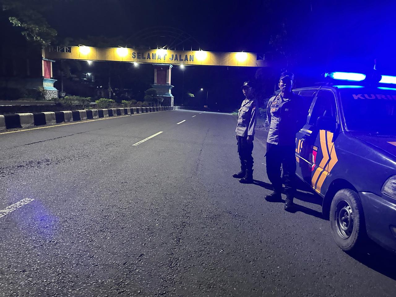 Patroli Rutin Polsek Kuripan Perkuat Stabilitas Kamtibmas