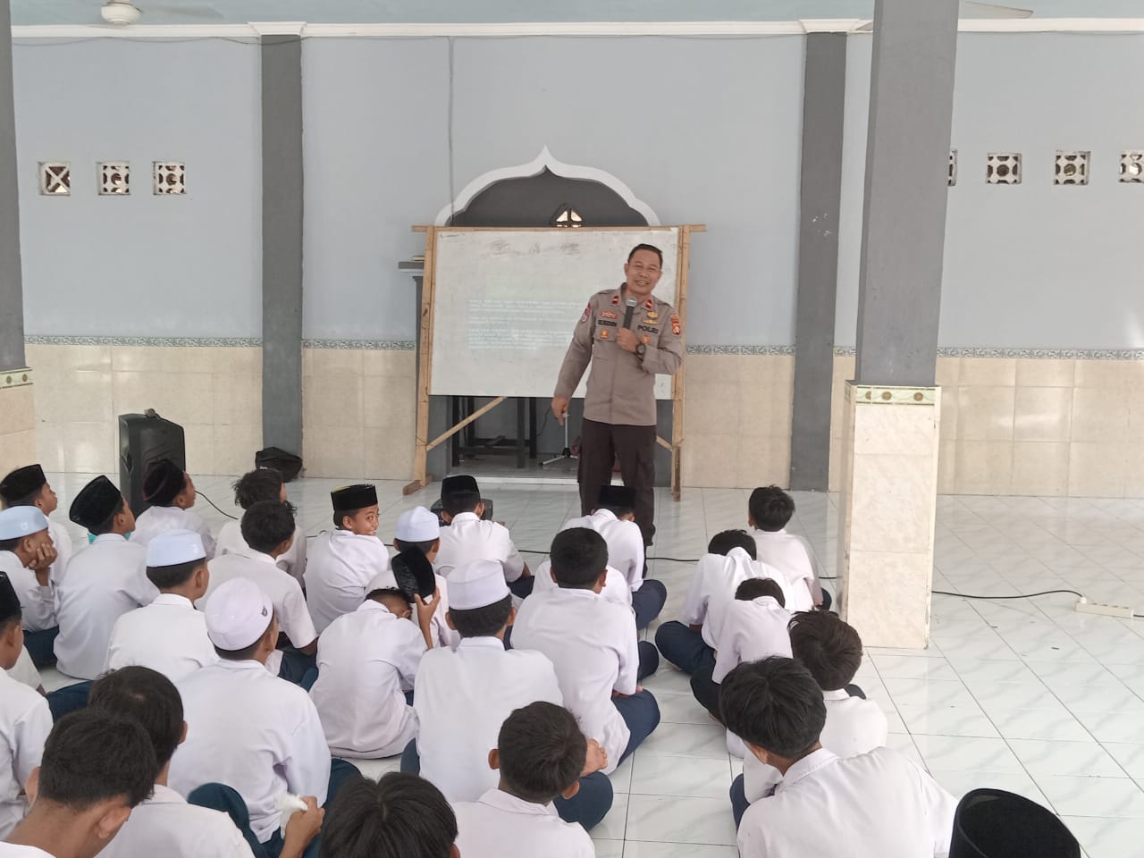 Kenakalan Remaja Jadi Fokus Sosialisasi Polres Lombok Barat di Aik Ampat