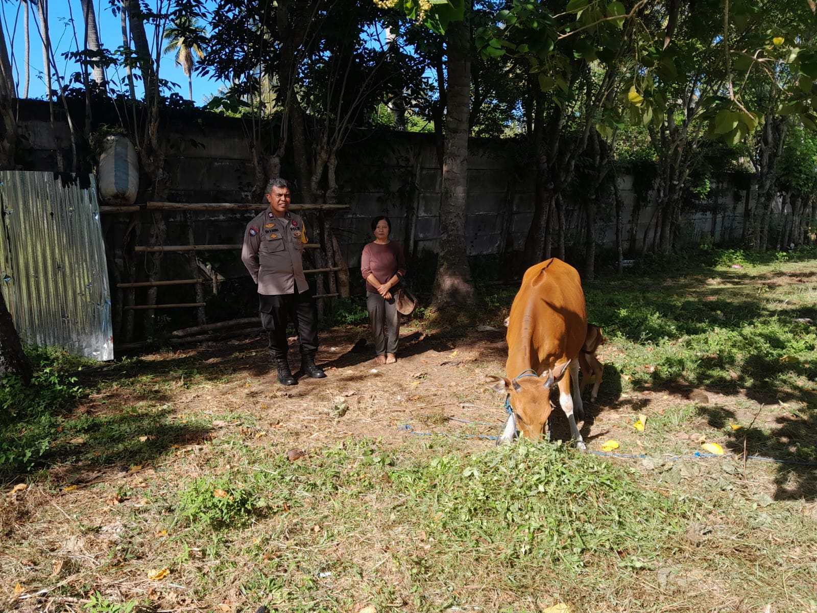 Bhabinkamtibmas Aktif Edukasi Pertanian di Desa Senggigi