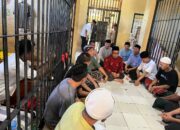 *Peringati Idul Adha, Kapolres Lombok Utara di Dampingi Ustadz Dedi Rahman Sambangi Rutan Polres