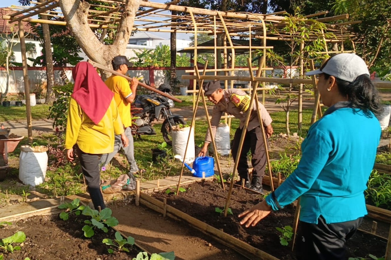 Kunjungan Polri ke BPP Kuripan Jadi Contoh Kolaborasi Ketahanan Pangan Desa