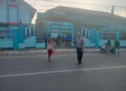 Personel Satlantas Polres Bima Kota Laksanakan Rawan Pagi, Bantu Pejalan Kaki dan Anak Sekolah Menyeberang Jalan