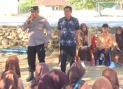 Polsek Wera Berikan Penyuluhan Hukum Bahaya Narkoba dan Kekerasan kepada Siswa-Siswi SMAN 1 Wera Saat MPLS