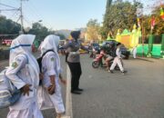 Personel Polsek Rasanae Barat Bantu Lancarkan Arus Lalu Lintas di Pagi Hari