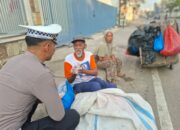 Jumat Berkah, Satlantas Polres Bima Kota Tebar Kebaikan dengan Berbagi Sedekah