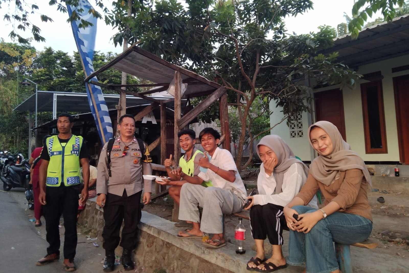 Polsek Batulayar Dorong Warga Batulayar Barat Manfaatkan Lahan Kosong untuk Ketahanan Pangan