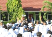 Kasat Lantas Polres Bima Kota Jadi Irup di SMPN 2, Ajak Pelajar Tertib Berlalu Lintas