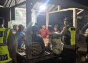 Personel Polsek jajaran Laksanakan Patroli Malam, Sambangi Pos Kamling dan Ajak Warga Bersama Jaga Kamtibmas