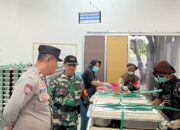 BHABINKAMTIBMAS DESA PRINGGARATA LAKUKAN MONITORING PENDISTRIBUSIAN MBG AGAR TEPAT WAKTU