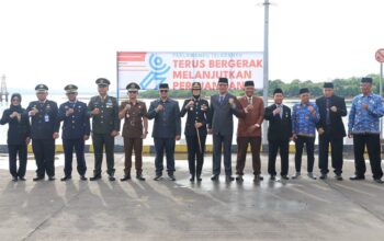 Kapolres Sumbawa Pimpin Upacara Tabur Bunga di Laut, Peringati Hari Pahlawan 10 November 2025