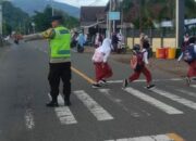 HADIRKAN RASA NYAMAN BAGI PELAJAR DAN PENGGUNA JALAN, POLSEK JAJARAN RUUTIN LAKSANAKAN RAWAN PAGI