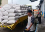 Polri Kawal Distribusi Jagung Petani ke Bulog NTB