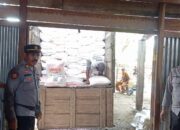 Pastikan Penyaluran Pupuk Bersubsidi Aman, Polsek Bolo Laksanakan Pengamanan dan Pengawalan