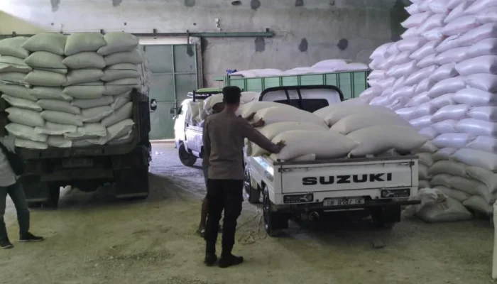 Petani Sekotong Bernapas Lega, Ribuan Kilogram Jagung Berhasil Tembus Standar Ketat Bulog dengan Pengawalan Polri