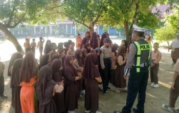 Sosialisasi Keselamatan Berkendara Sejak Usia Dini, Satlantas Polres Bima Kabupaten Sambangi SDN 01 Panda
