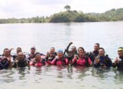 Menjaga Nafas Bawah Laut Lombok Barat: Bhayangkari NTB Pimpin Penanaman Terumbu Karang di Momen Hari Bumi