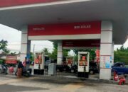 Pastikan Stok BBM Aman, Polsek Kediri Pantau Langsung Distribusi di SPBU Nyiur Gading Hari Ini