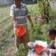Sinergi Bhabinkamtibmas dan Petani Labuapi: Manfaatkan Lahan Pekarangan Demi Swasembada Pangan
