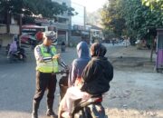 Strong Point Pagi, Unit Lantas Polsek Rasanae Barat Bantu Pelajar Menyeberang dan Edukasi Keselamatan Berlalu Lintas