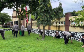 Sambut HUT Bhayangkara ke-80, Polres Bima Kota Laksanakan Kurve Giat Indonesia Asri