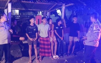 Intensifkan Patroli Malam, Polsek Ambalawi Sampaikan Himbauan Kamtibmas kepada Masyarakat