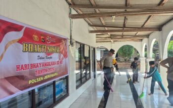 Kapolsek Jerowaru Bersama Anggota Gelar Bhakti Sosial di Masjid Subulussalam dalam Rangka HUT Bhayangkara ke-80